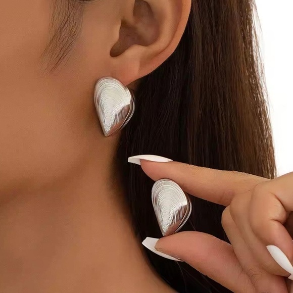 Jewelry - Silver Heart Shaped Earrings.
